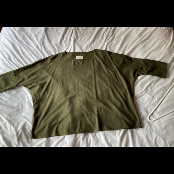 Jamie and the Jones T Top, Olive, size small - Picture 2 of 4